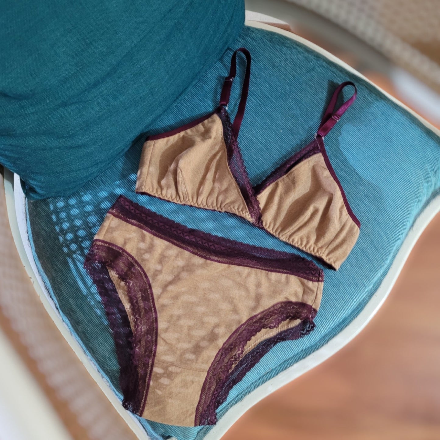Tanga Urpi - Algodón orgánico c/detalle de blonda